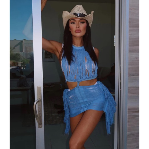 Thrifts & Threads Set - Picture 3 of 14